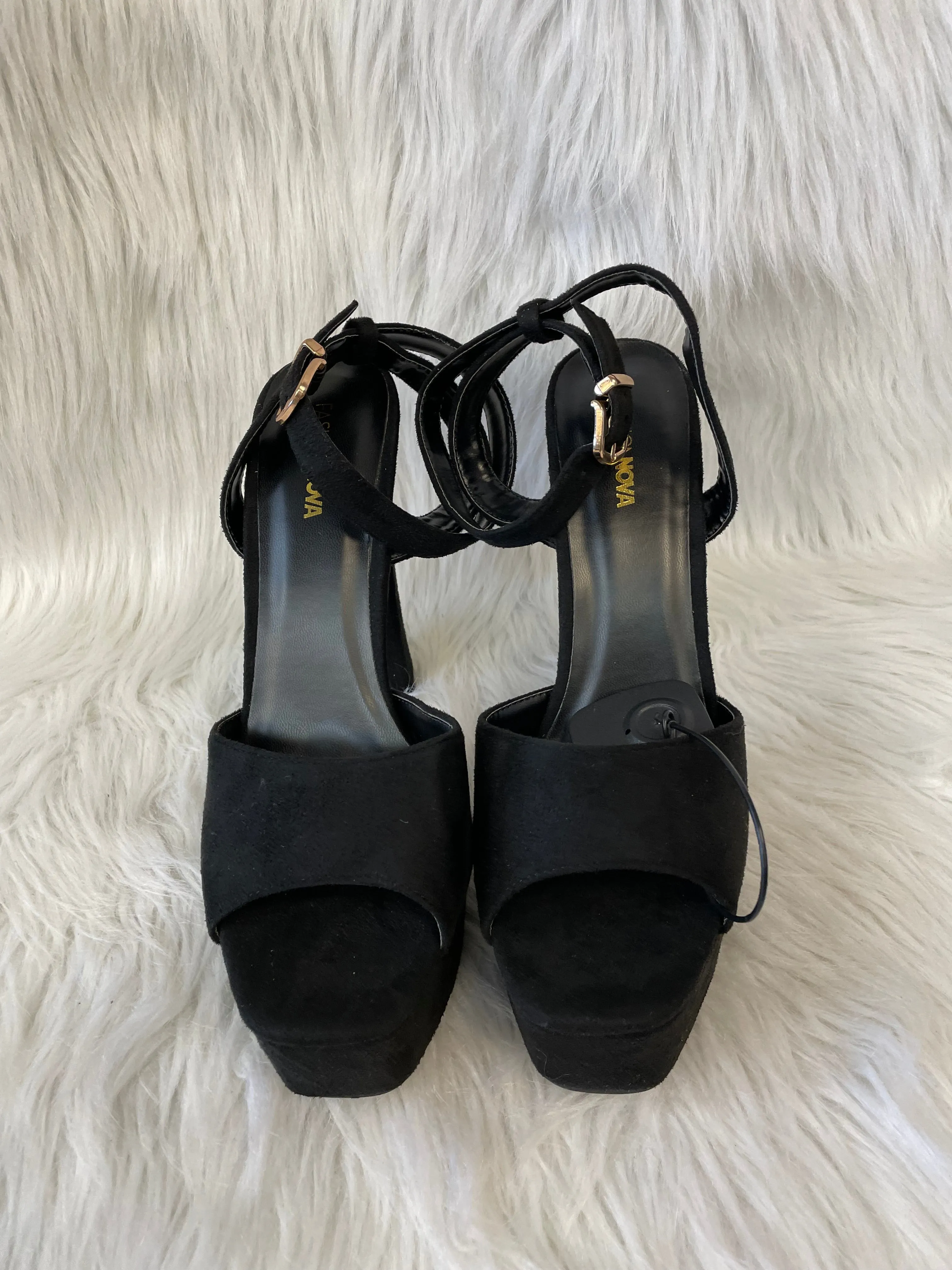 Black Sandals Heels Block Fashion Nova, Size 10