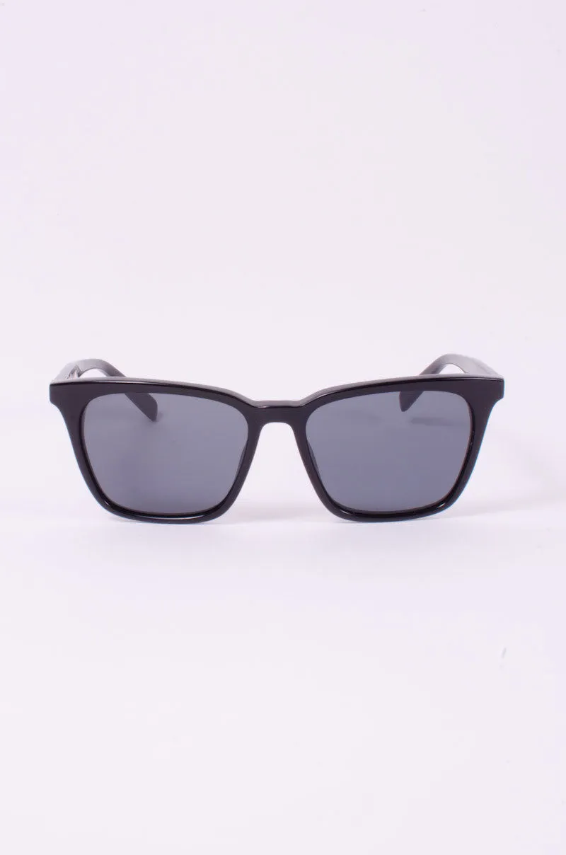 BLACK SQUARE SUNGLASSES