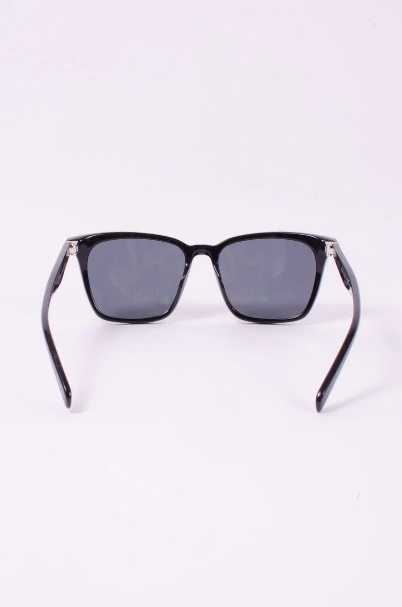 BLACK SQUARE SUNGLASSES