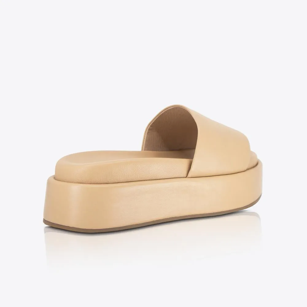 Sure! Tan Flatform Shoes by Dustin