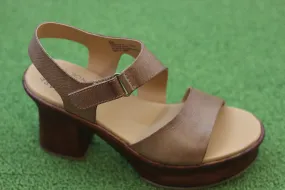 Women's Cantal Sandal - Brown Leather